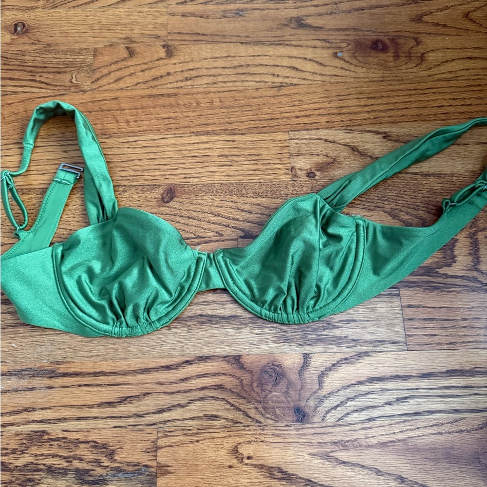 Abecrombie and Fitch Green Underwire Bikini Top - Women's Swimwear